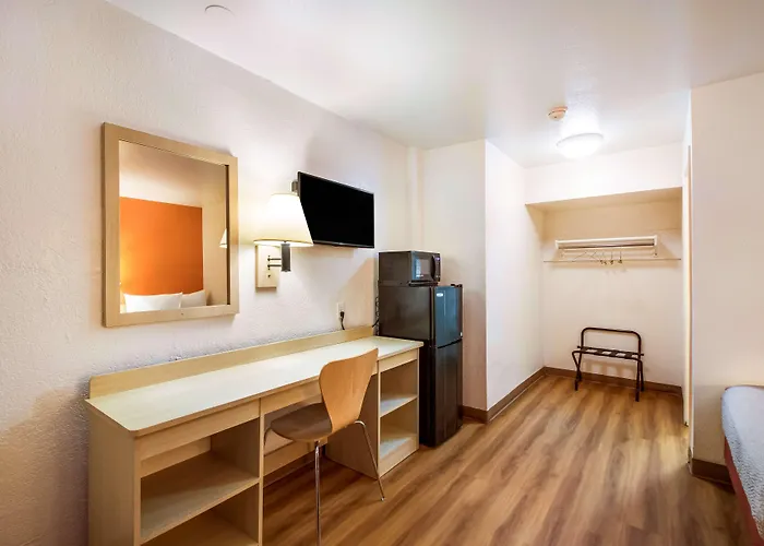 Hotel 6-youngtown, Az - Phoenix - Sun