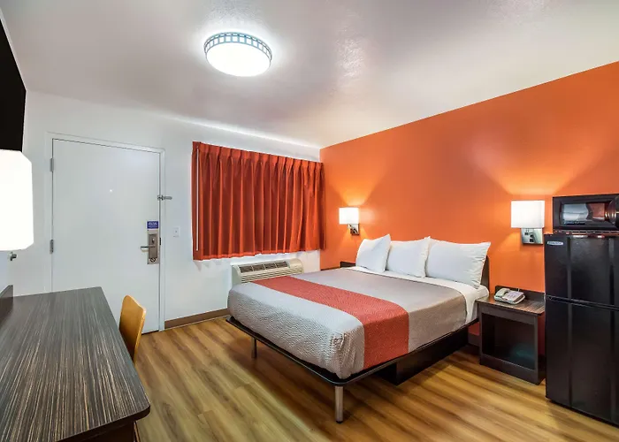 Hotel 6-youngtown, Az - Phoenix - Sun 2*