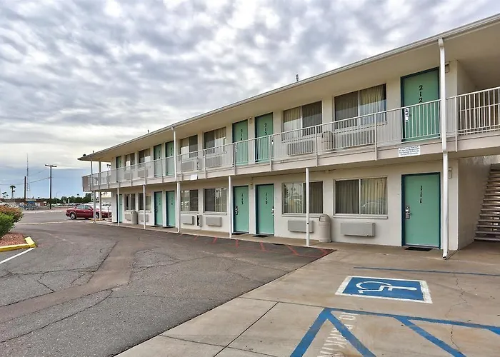Hotel 6-youngtown, Az - Phoenix - Sun 2*