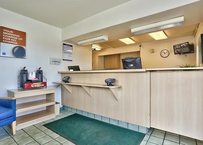 Hotel 6-youngtown, Az - Phoenix - Sun