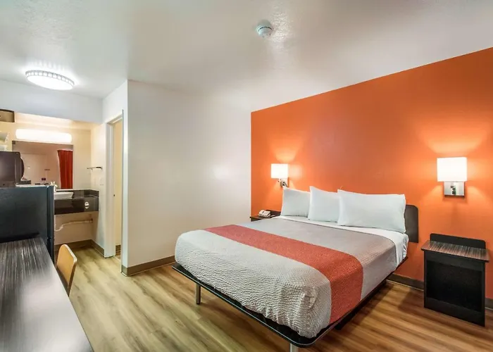 Hotel 6-youngtown, Az - Phoenix - Sun 2*